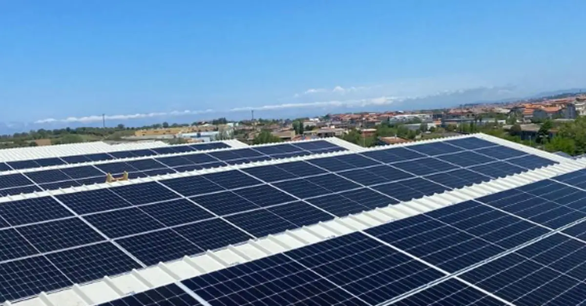 Impianto Fotovoltaico Industriale 78 kWp Impianto Fotovoltaico Industriale 78 kWp
