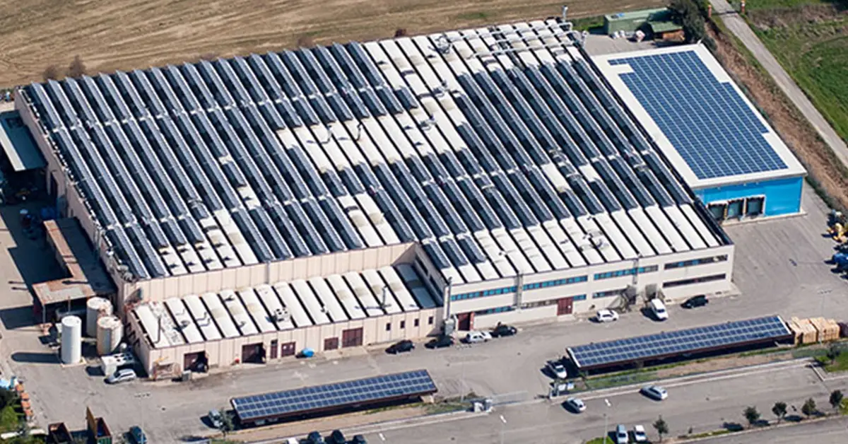Impianto Fotovoltaico Industriale 333 kWp Impianto Fotovoltaico Industriale 333 kWp