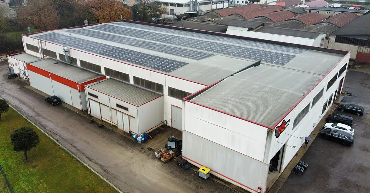 Impianto Fotovoltaico Industriale 313 kWp Impianto Fotovoltaico Industriale 313 kWp