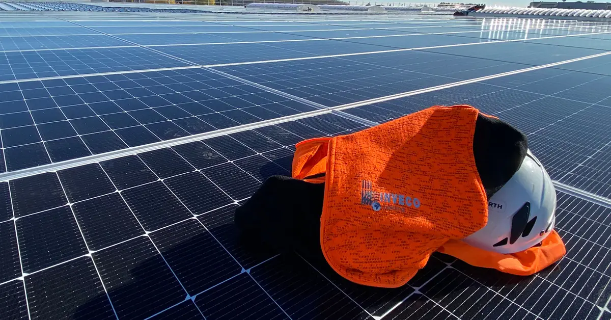 Pannelli Fotovoltaici su Copertura Industriale Pannelli Fotovoltaici su Copertura Industriale