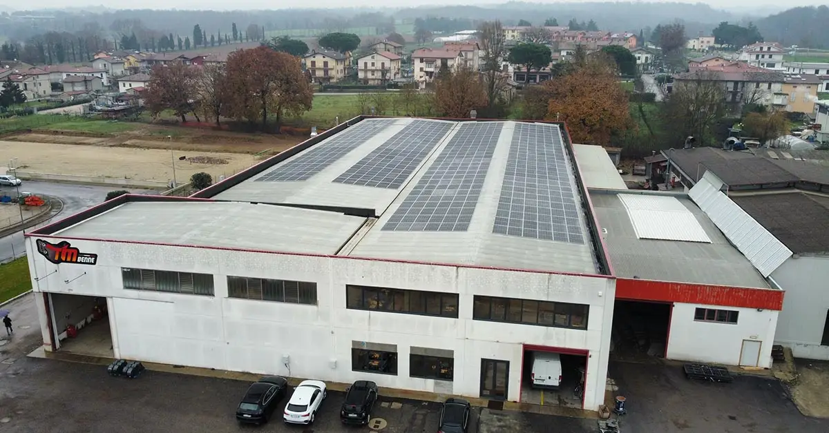 Impianto Fotovoltaico Industriale 313 kWp Impianto Fotovoltaico Industriale 313 kWp