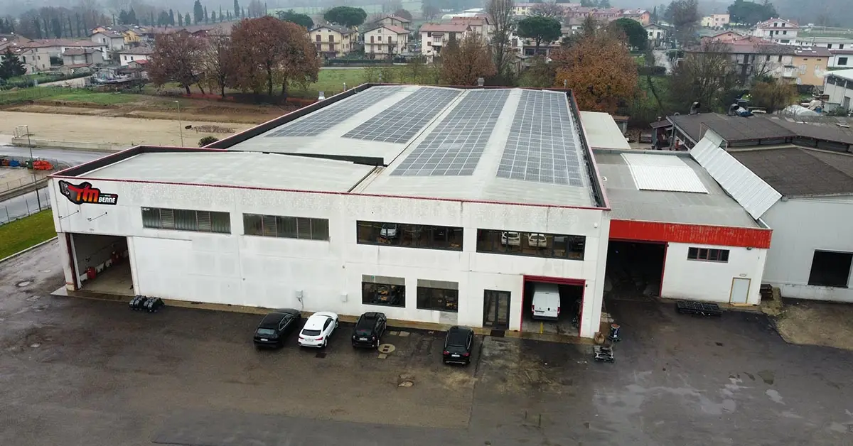 Impianto Fotovoltaico Industriale 313 kWp Impianto Fotovoltaico Industriale 313 kWp