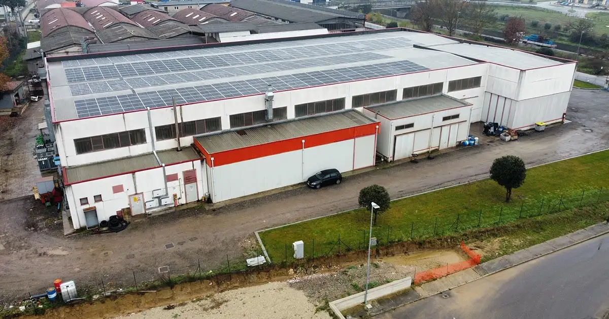 Impianto Fotovoltaico Industriale 313 kWp Impianto Fotovoltaico Industriale 313 kWp