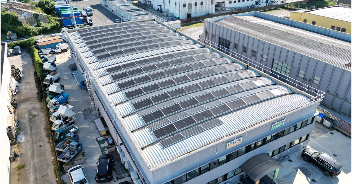 Impianto fotovoltaico su tetto azienda