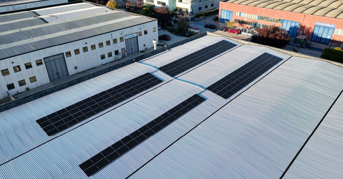 impianto fotovoltaico industriale foligno7 impianto fotovoltaico su copertura industriale